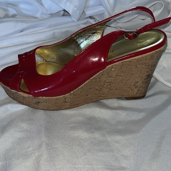 Towne Shoes Size 8 Platform Sandals - Picture 2 of 9